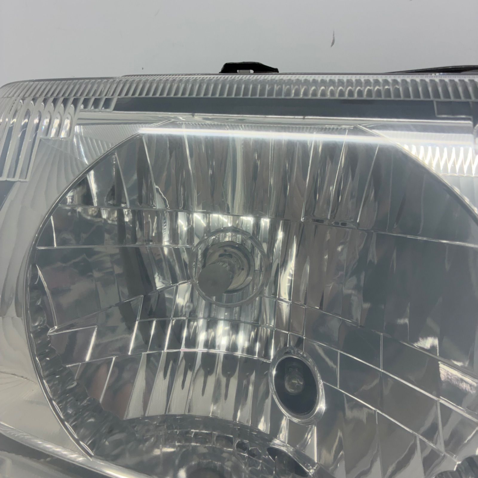 デザイン・サイズが豊富。 コーティング済 三菱 H53A H58A パジェロミニ ヘッドライト ランプ レンズ 右側 運転席側 R ハロゲン koito 100-87339 P71538