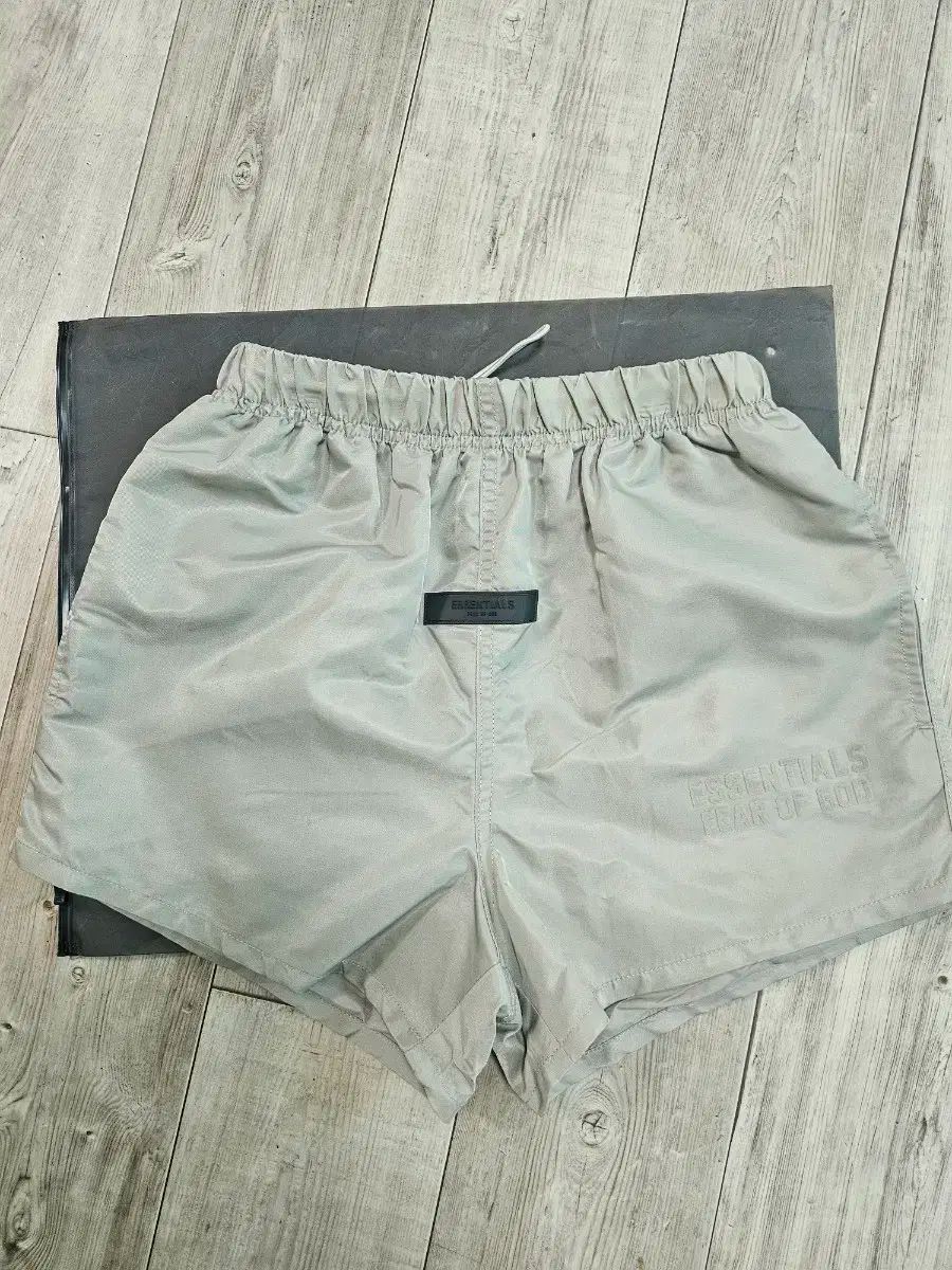 神への恐れの必需品 ハーフパンツ