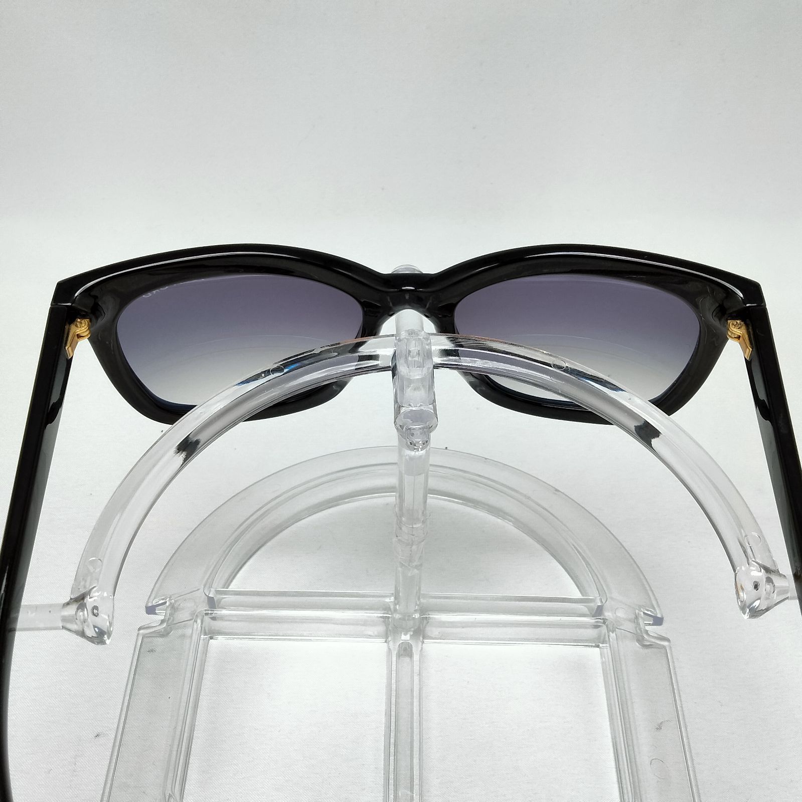 美品✨TOMFORD トムフォード カラーサングラス 黒縁 TF9348 ✨️TOMFORD✨️トムフォード カラーサングラス 黒縁 TF9348