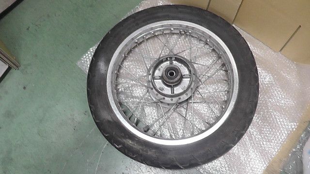 GB250 クラブマン MC10-1351xxx の リアホイール タイヤ 1749605453
