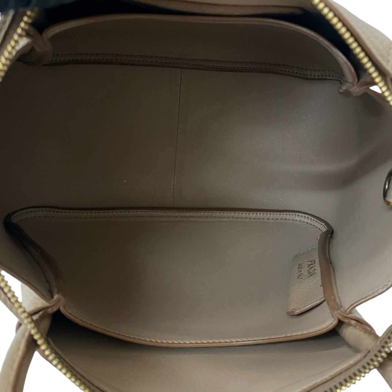 極 美品 PRADA プラダ フルー ヴィッテロダイノ ロゴ 金具 ソフト