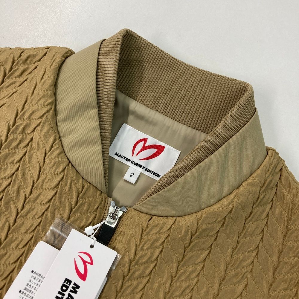 サイズ：2 MASTER BUNNY EDITION マスターバニーエディション 759-2258904 ジップベスト  カーキ系 [240101489649] ゴルフウェア レディース ストスト サイズ：2 MASTER BUNNY EDITION マスターバニーエディション