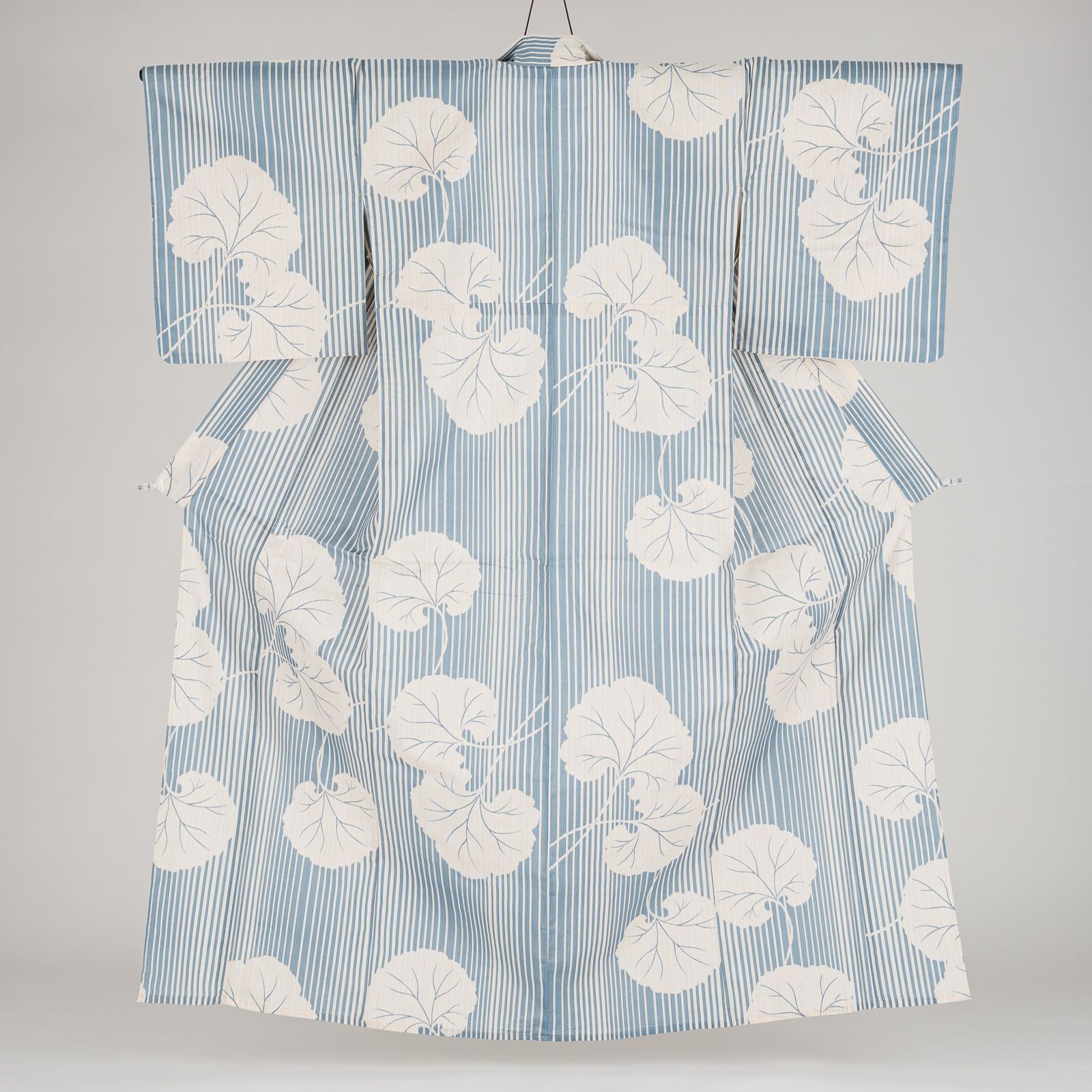 【くるり】綿麻　縞に石蕗　空色【無料で半幅帯とのセット可】 くるり】綿麻 縞に石蕗 空色【無料で半幅帯とのセット可】 くるり】綿