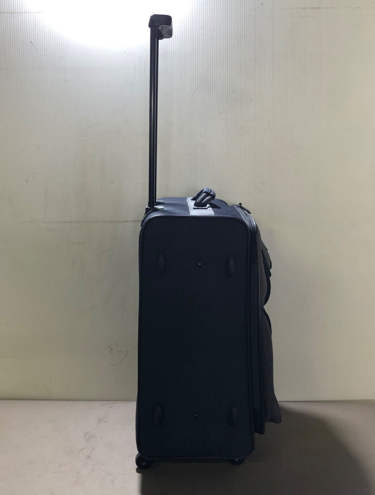 adidas スーツケース キャリーケース キャリーバッグ（黒） - バッグ