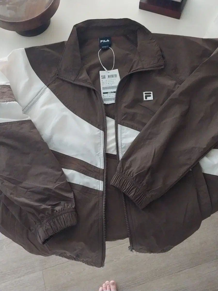 FILA フィラ 国旗 ウインドブレーカー ハン ソヒ ドレス モデル