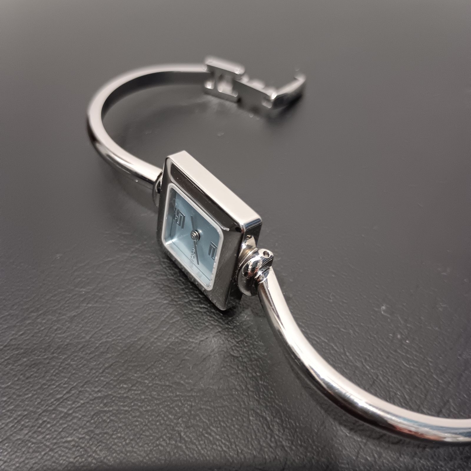 GUCCI グッチ 1900L バングルウォッチ SS スカイブルー文字盤