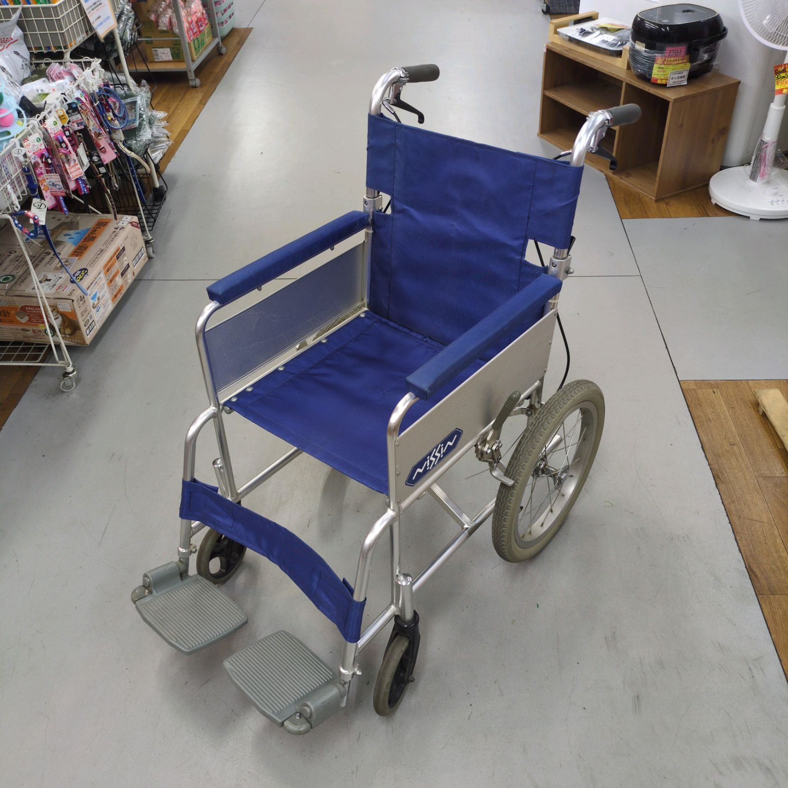 J253 ☆多少使用感有り☆NiSSiN☆介助式車いす