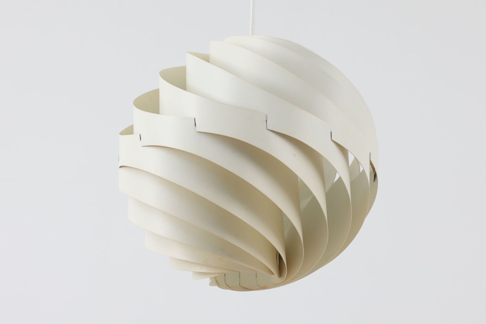 Louis Weisdorf（ルイス・ワイスドルフ） Turbo ペンダントライト Lyfa