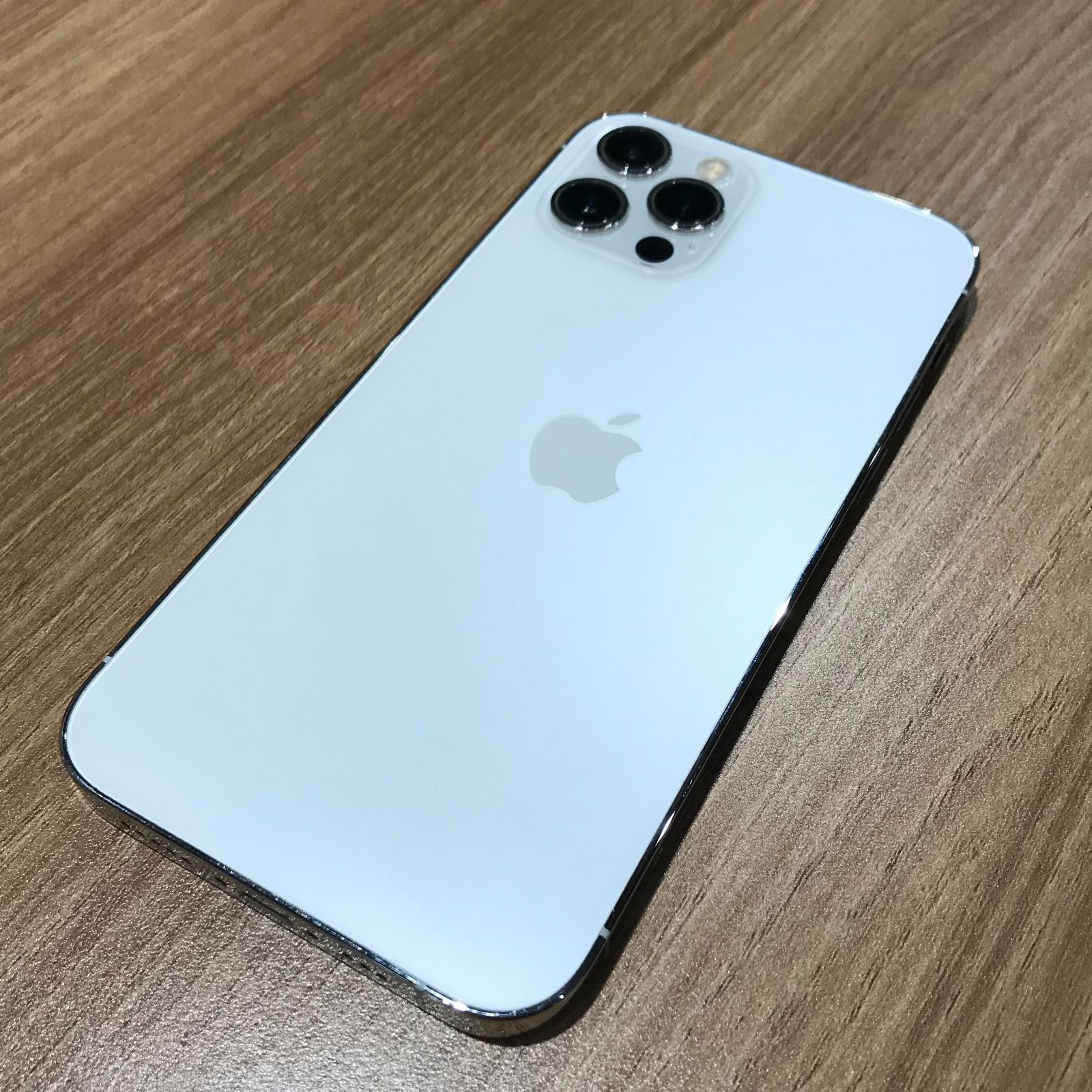 ▽国内版SIMフリー iPhone12Pro 256GB シルバー - 買取ELITE メルカリ