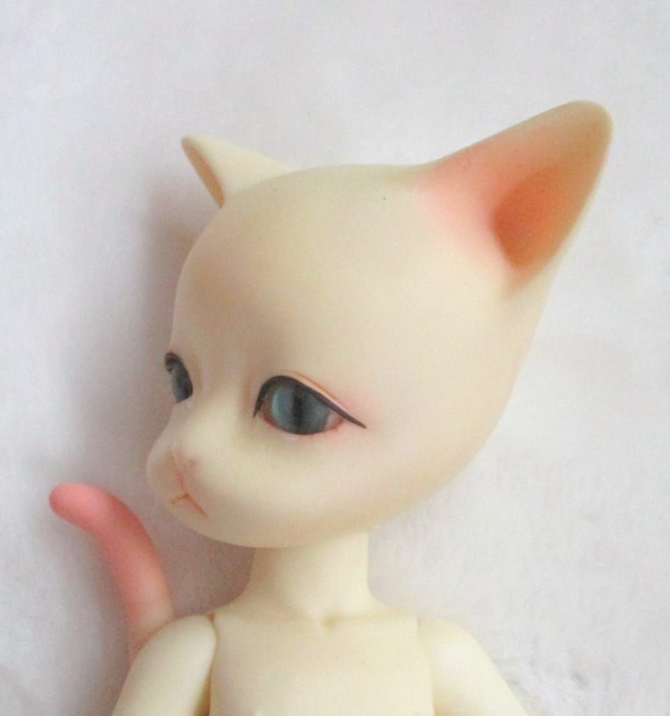DOLL