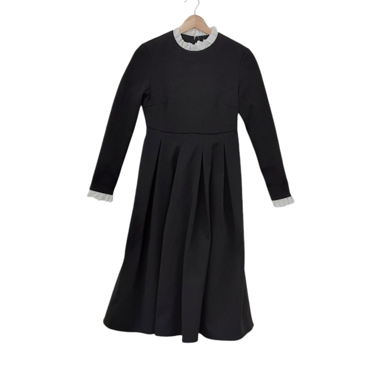 ツルバイマリコオイカワ白ワンピース　34サイズ ツルバイマリコオイカワ白ワンピース34サイズ