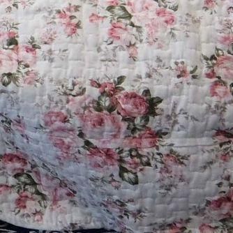 両面使用できる綿100％水洗いキルトマルチカバー　薔薇柄ピンク１９０ｘ２４０ｃｍ ☆両面使用できる綿100％水洗いキルトマルチカバー 薔薇柄ピンク