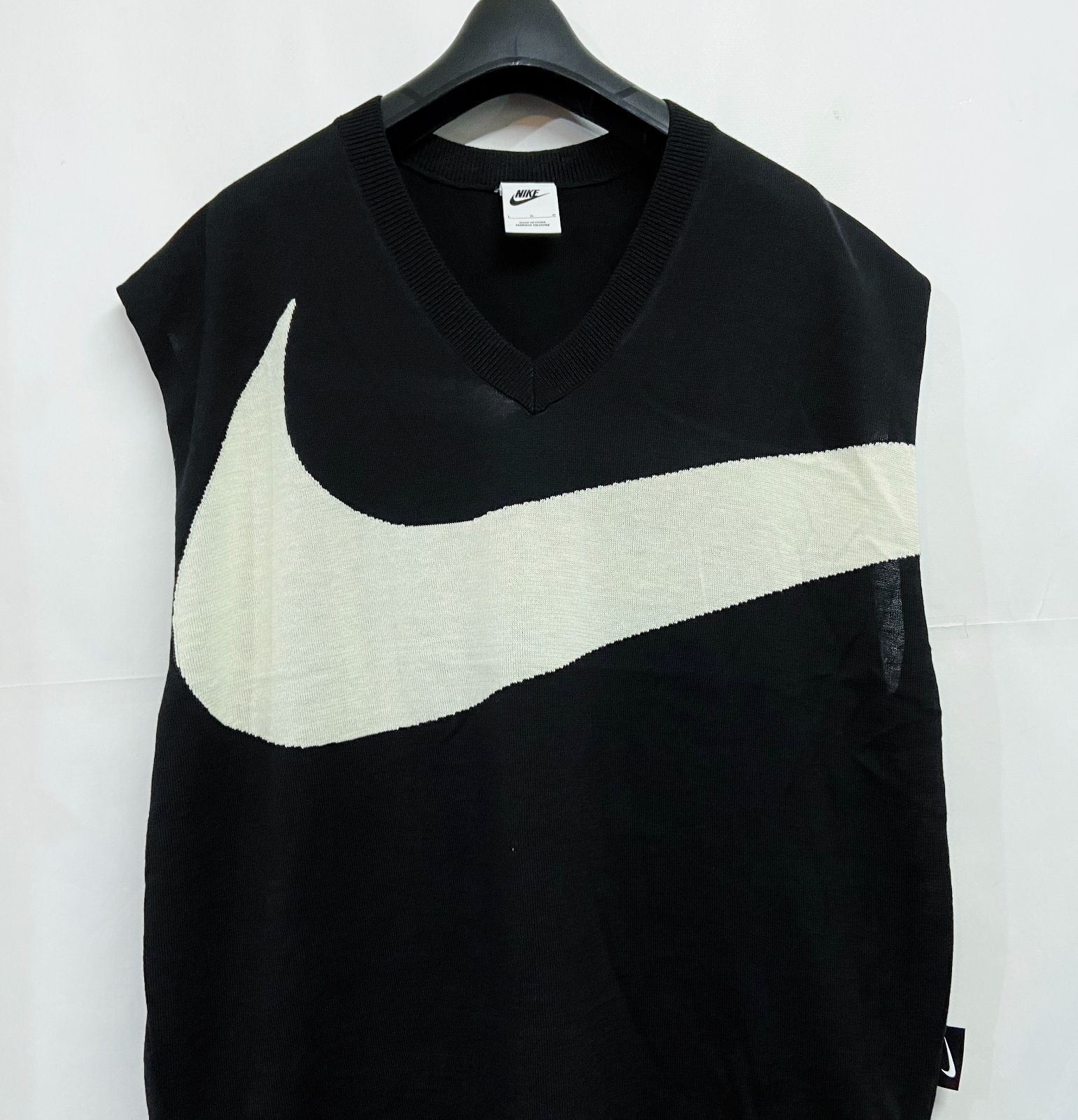 NIKE SWOOSH SWEATER VEST FD2874 010