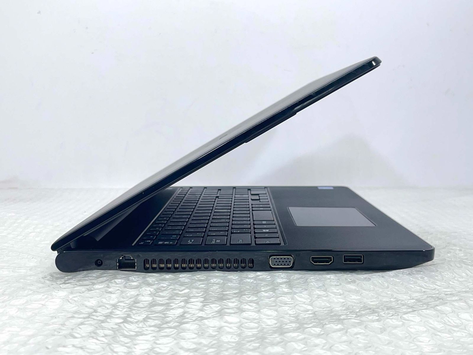 デル Dell Vostro 3561 Celeron J1800/4GB/500GB HDD/Windows10
