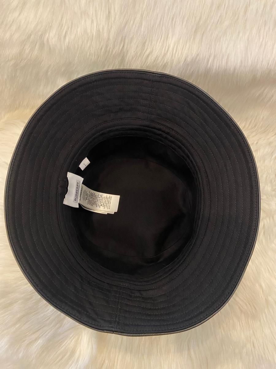 BURBERRY  バケットハット  ホースフェリーモチーフ  ブラック 中古】 BURBERRY （バーバリー） バケットハット ホースフェリー