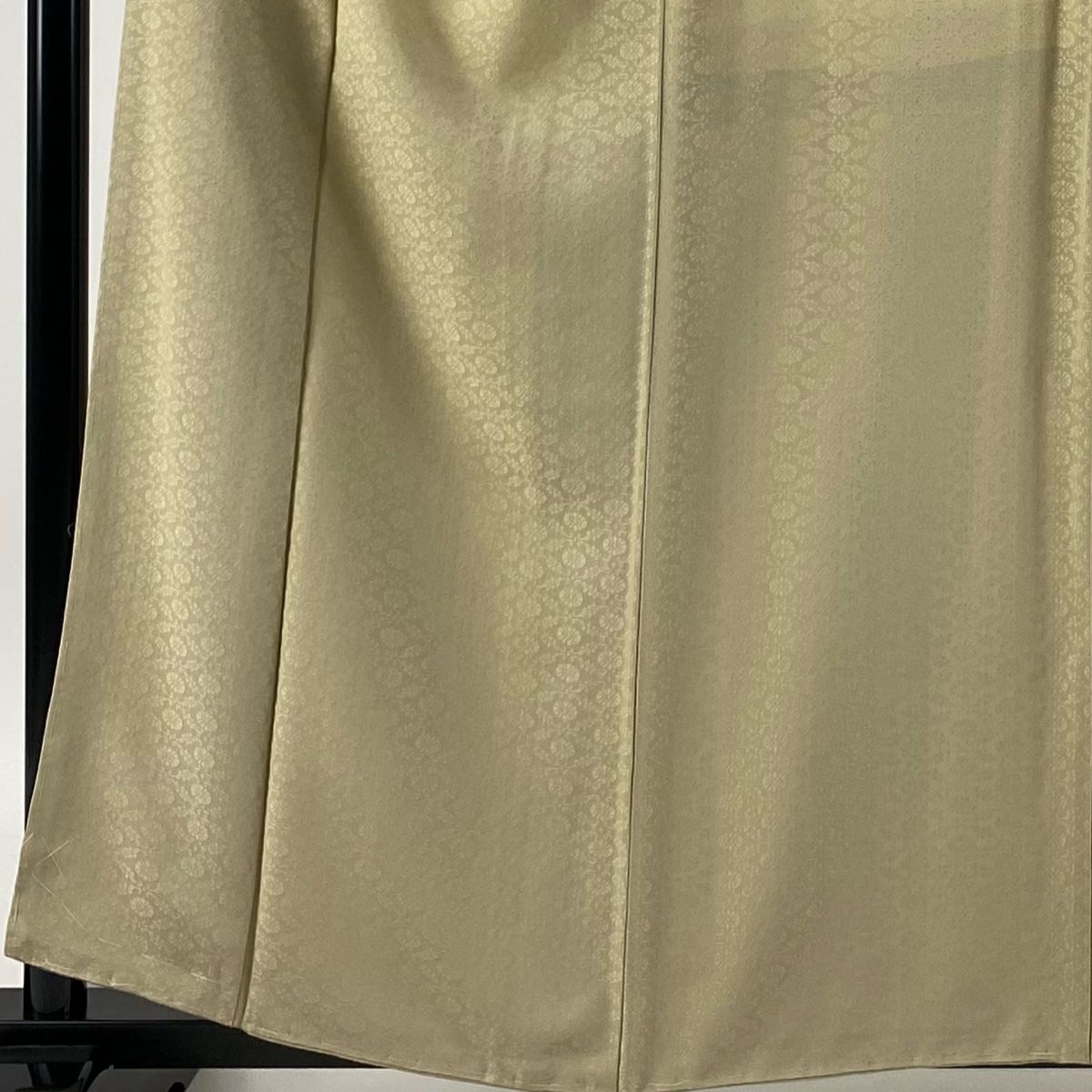 色無地 身丈158cm 裄丈65.5cm M 袷 地紋 ベージュ 正絹 秀品