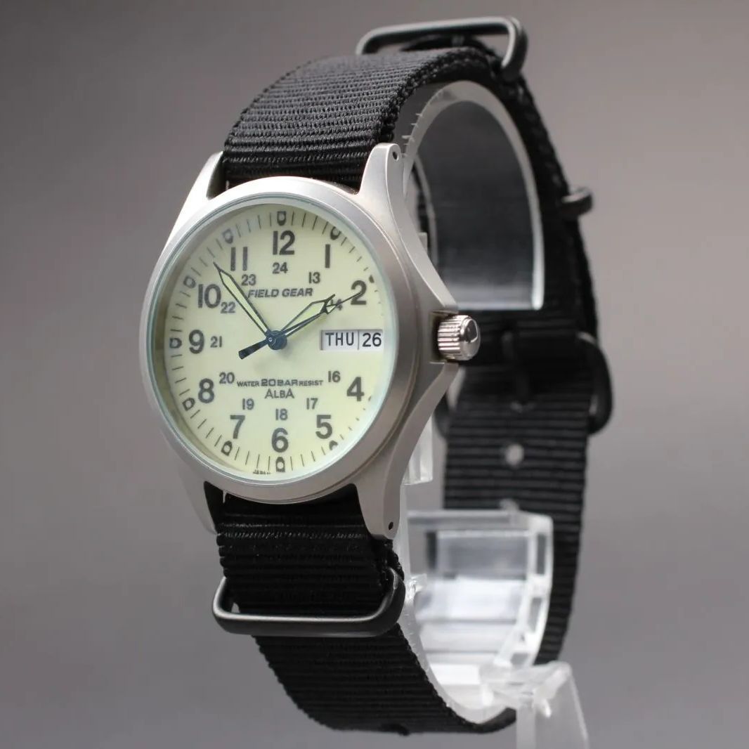 74 【美品 稼働品】SEIKO ALBA FIELD GEAR Military Watch V743-8000