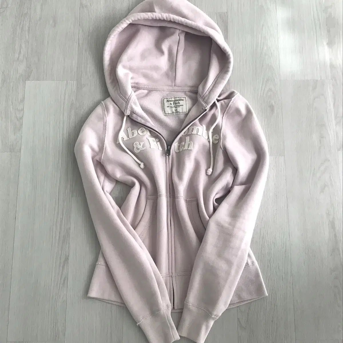 Abercrombie ライトピンク いちごミルク フードジップアップ ヴィンテージ 必須アイテム 白 ピンク xs タイトフィット