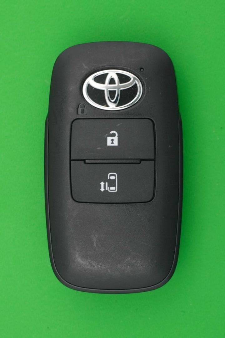 トヨタ ルーミー 3ボタン スマートキー 未登録状態 再登録 な状態