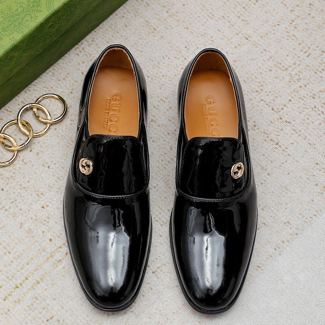 💖新品未使用👞グッチGUCCI ハイエンドレザーメンズカジュアルビジネス靴/ブラック - メルカリ