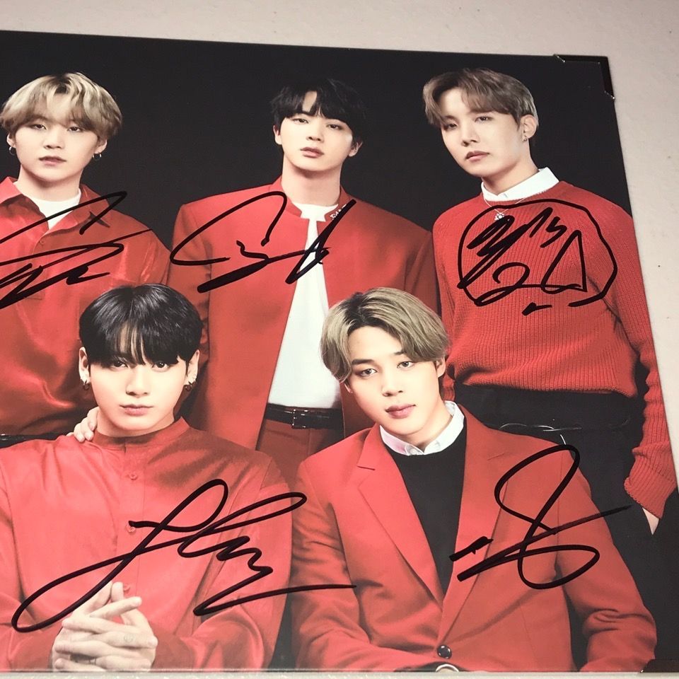 BTS 直筆サイン「MAP OF SOUL ON:E」プレミアムフォト BTS 直筆サイン「MAP OF SOUL ON:E」プレミアムフォト - メルカリ
