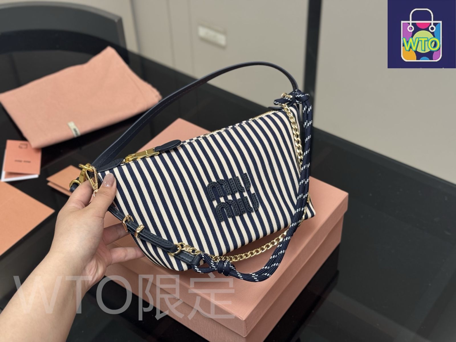 今日特価】Miu Miu ミュウミュウ キャンバス ランチボックス