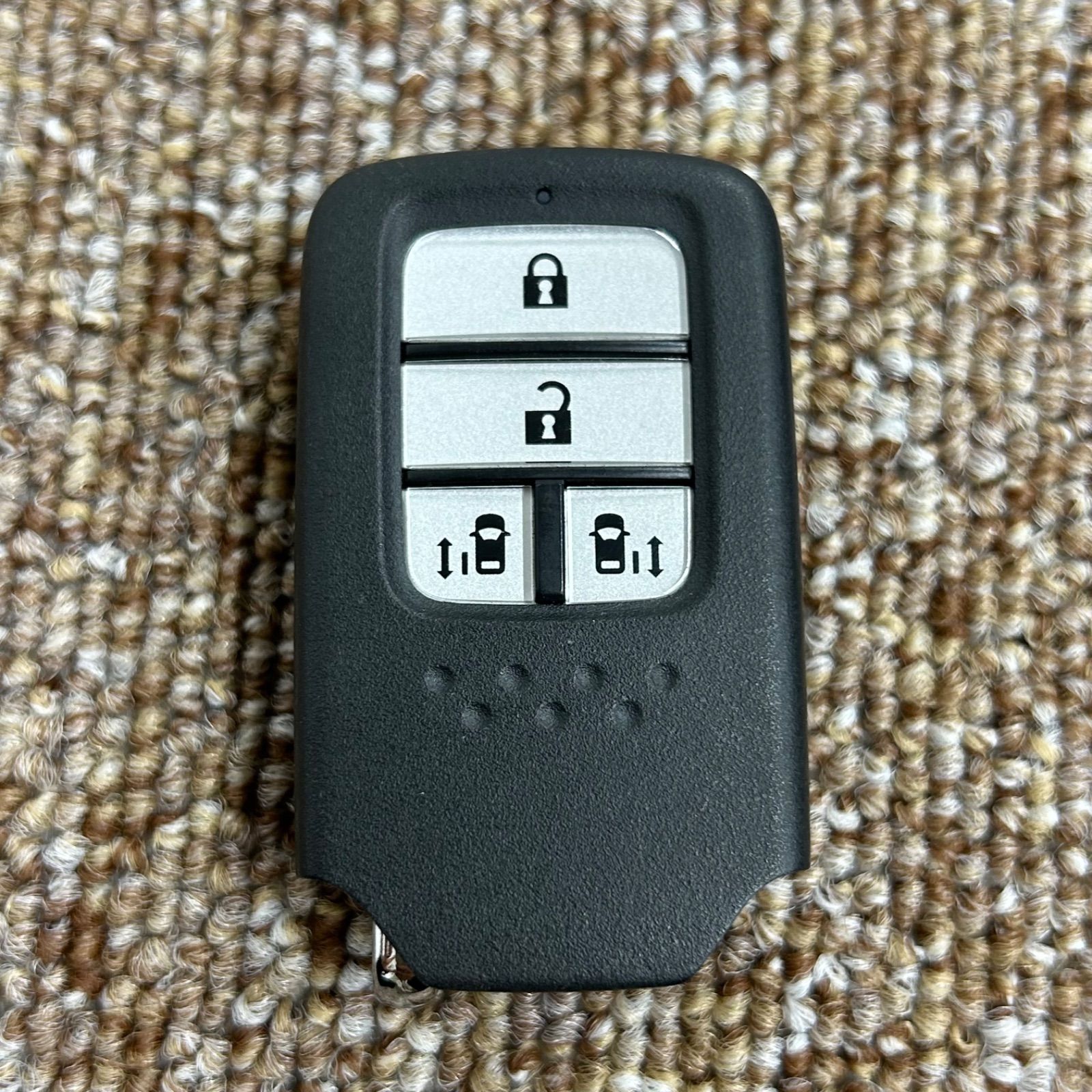 ホンダ　オデッセイ　スマートキー　4ボタン　007ーAA0102 ホンダ オデッセイ スマートキー 4ボタン 007ーAA0102