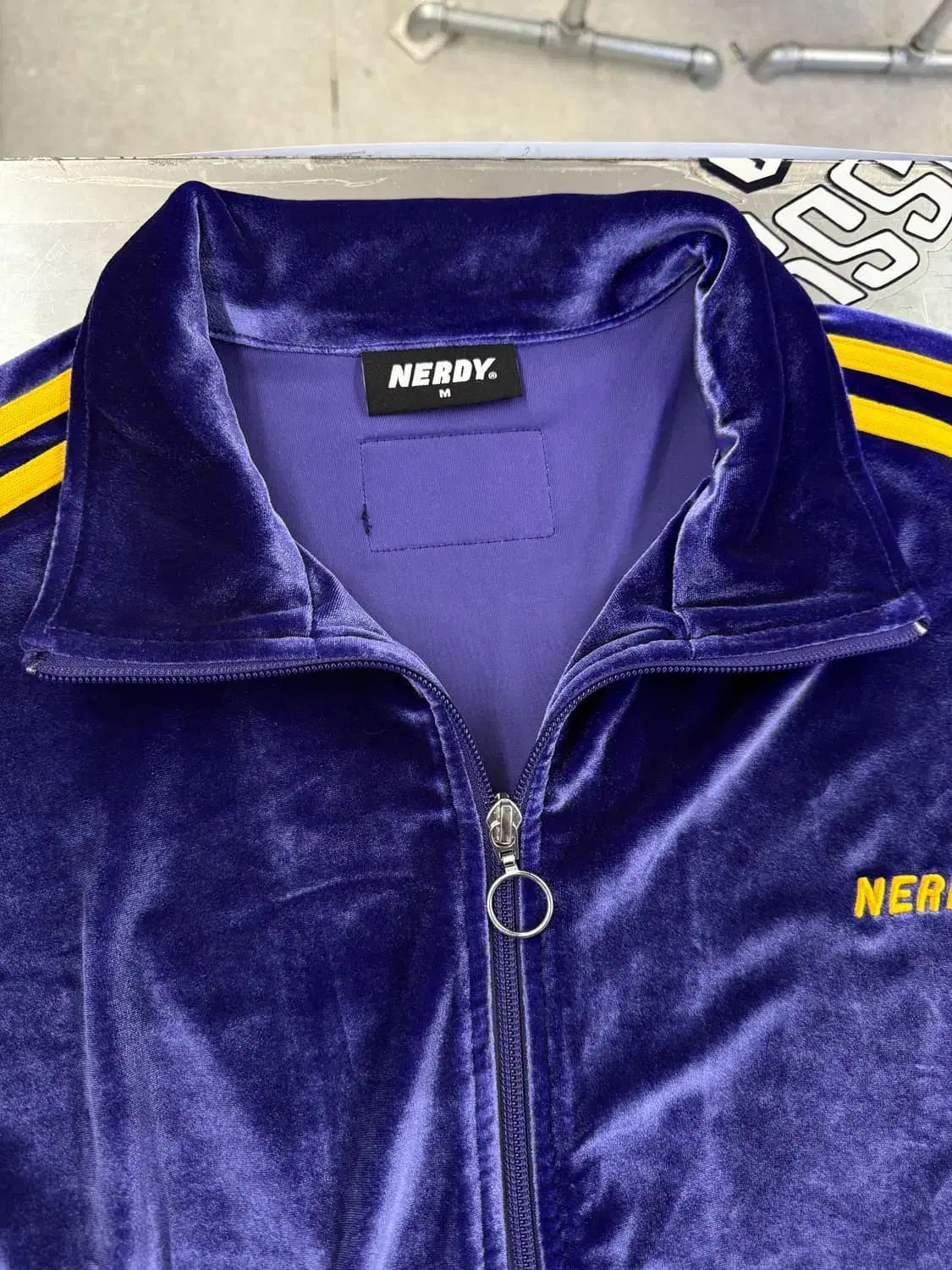 NERDY(ノルディ)ベロアジャージ　フード付き紫ライン NERDY(ノルディ)ベロアジャージフード付き紫ライン