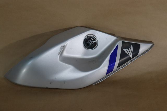 ヤマハ MT-03 RH07J タンクカバー 右 Y278-28