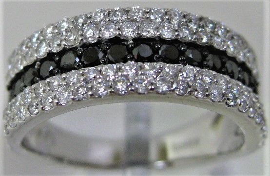 K18WG18金ホワイトゴールド ブラック＆ホワイト パヴェダイヤ 1.05ct 