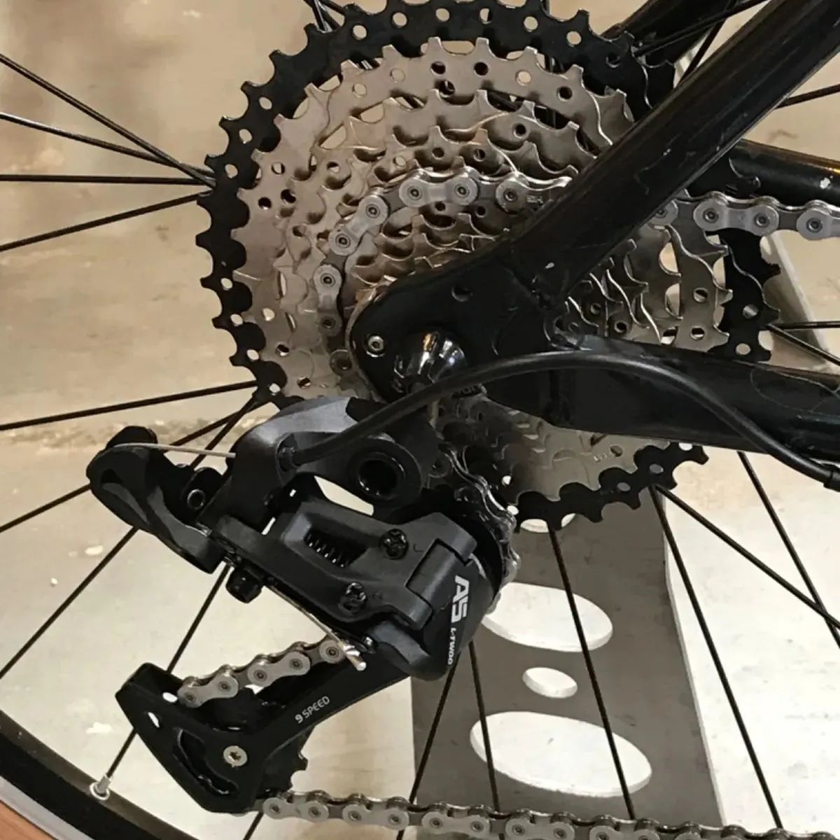USED】通勤通学やお買い物にもおすすめ リユース OLD MTB SPECIALIZED 