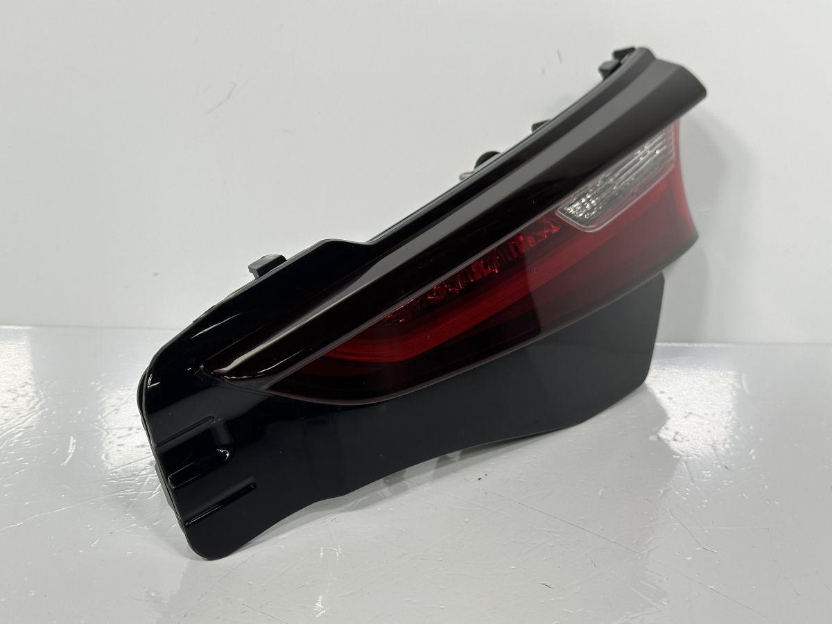 低走行 CX-30 DM8P DMEP 純正 右フィニッシャーランプ Assy テールランプ 内側 LED DFR5-51-3F0 DFR5-513F0 RDM924-58 D 管理29437