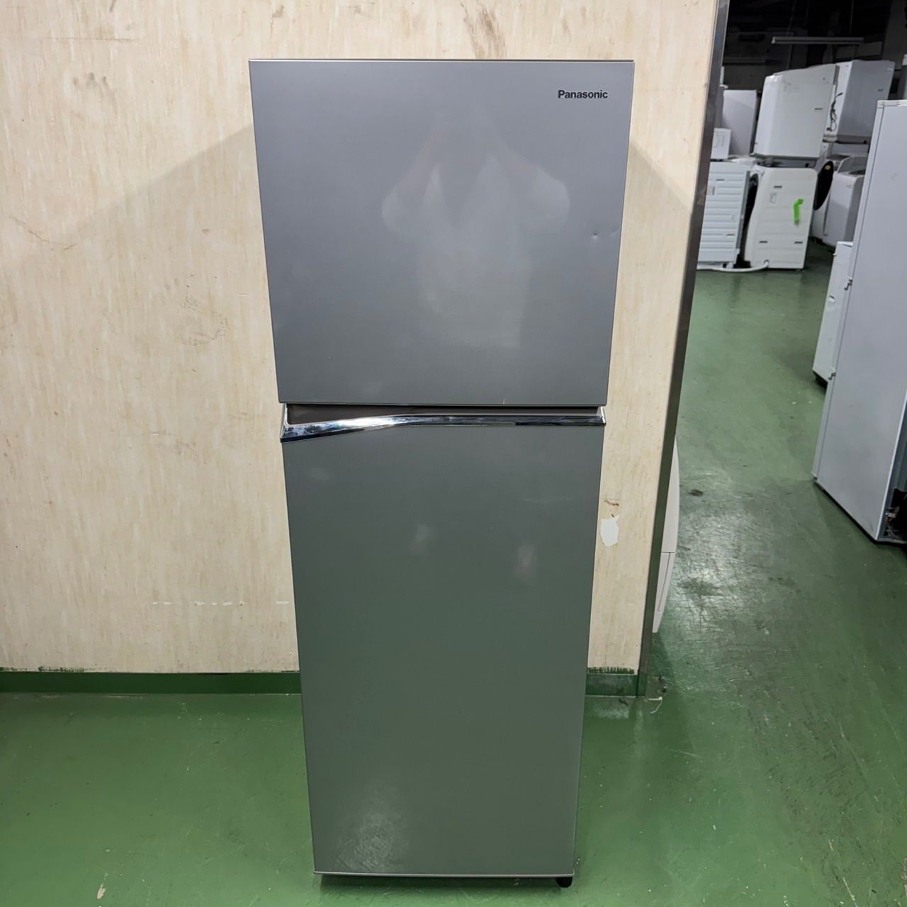 73 パナソニック 中型冷蔵庫 248L 200L強 小型 一人暮らし 同棲 グレーカラー