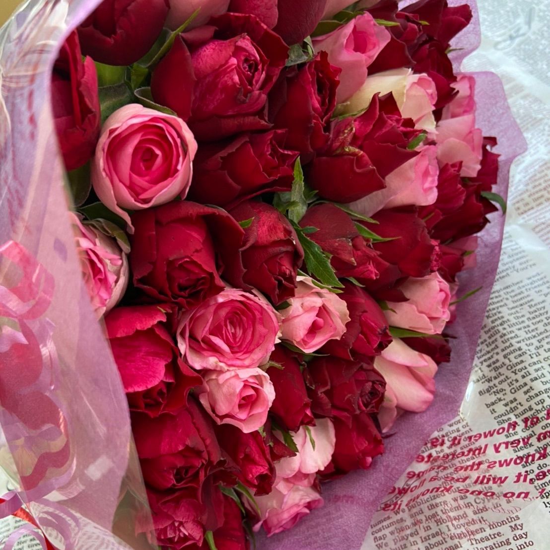 ＊赤とピンクの花束＊ 30㎝ ✖️60本 ラッピング込み 還暦 プロポーズ 誕生日 産地直送 鮮度抜群 薔薇 花束