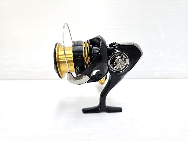 中古品】 ダイワ Daiwa スピニングリール 23 レガリス LT4000