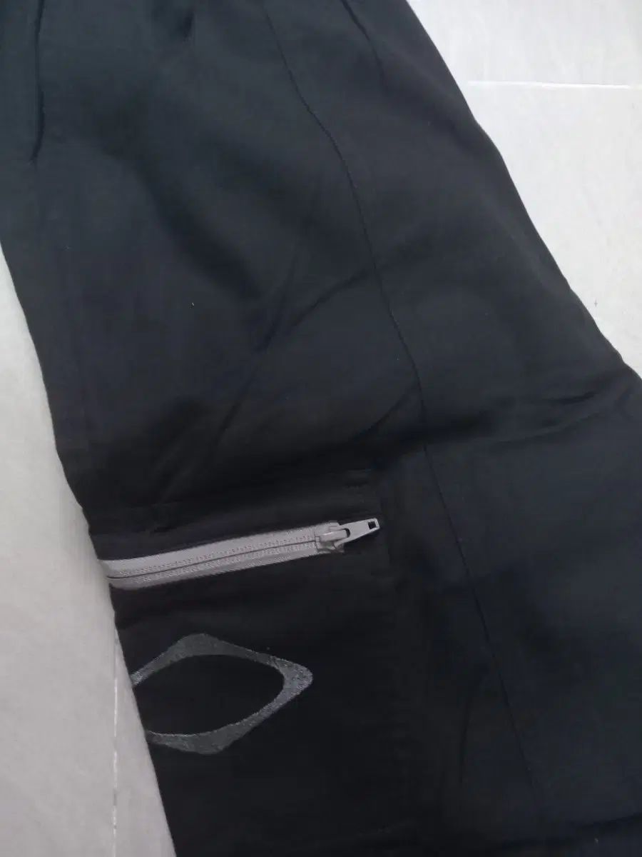 ドローストリング パンツ