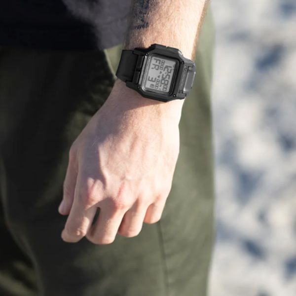 NIXON/ニクソン　レグルス　メンズ　腕時計　デジタル　ブラック　中古 NIXON(ニクソン) / クォーツ腕時計/デジタル/ラバー/ブラック/黒