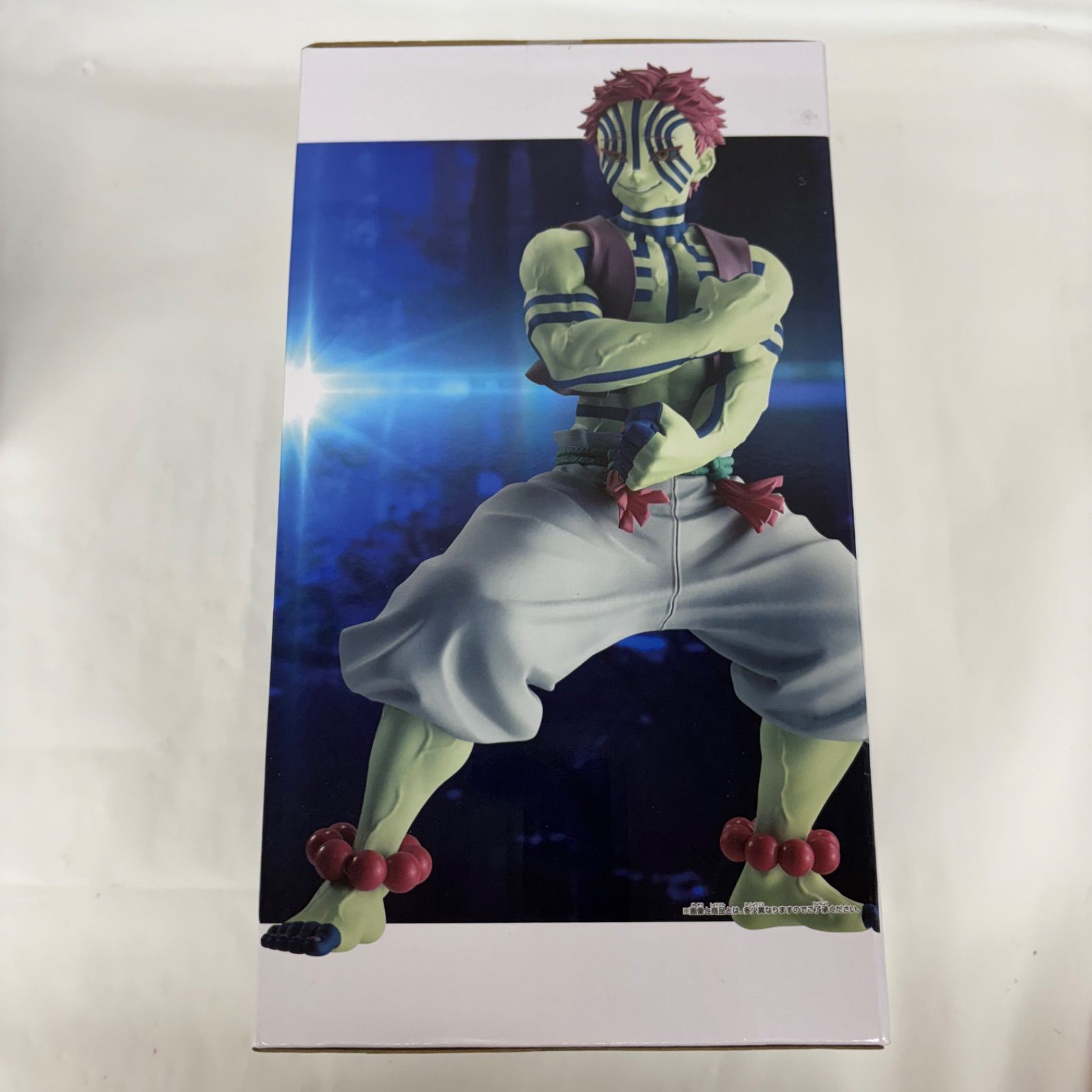 アニメ「鬼滅の刃」 Grandista-AKAZA- 20体 フィギュア　猗窩座 Amazon.co.jp: TVアニメ「鬼滅の'刃」Grandista -AKAZA- 公式