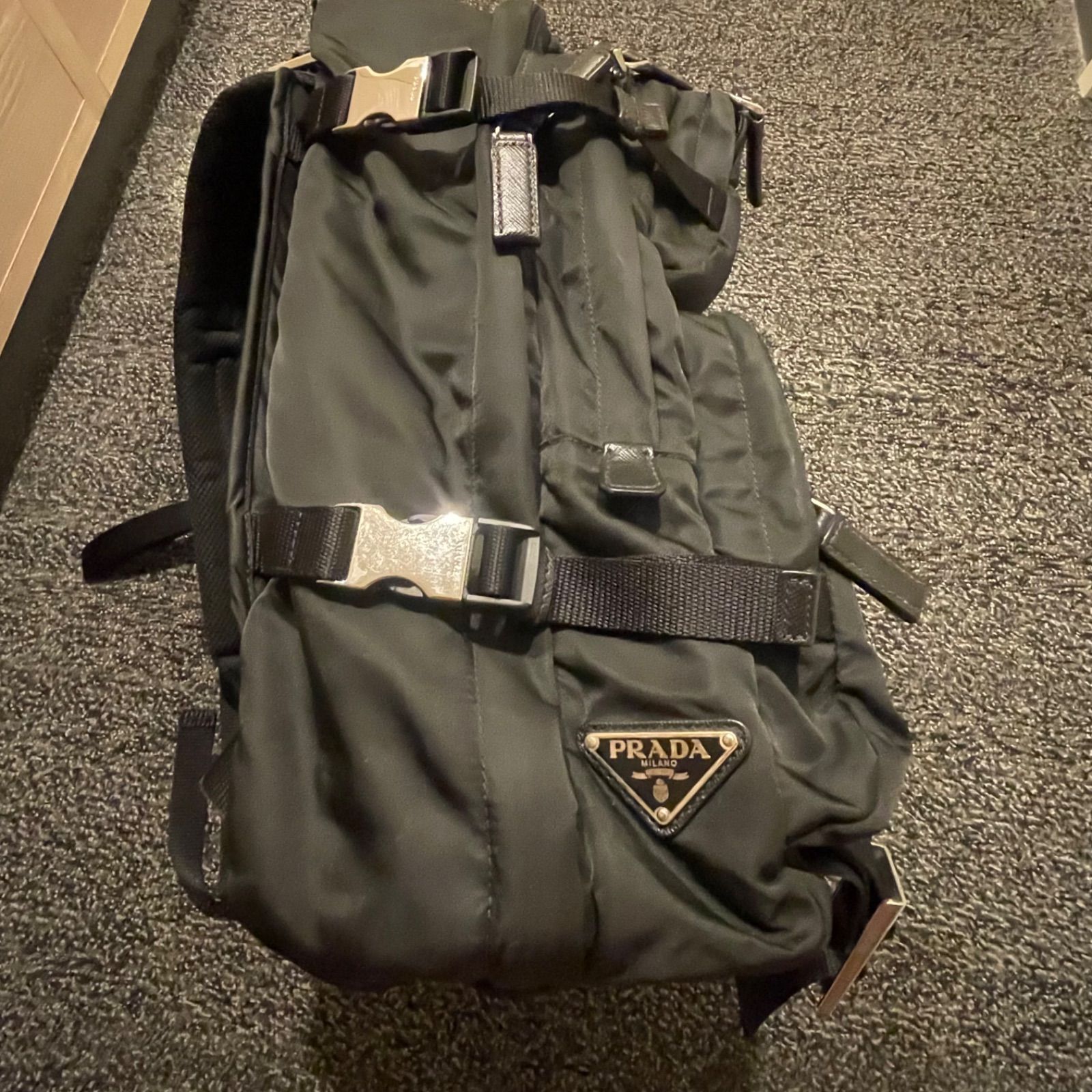 PRADA ブラック バックパック 最終値下げ 【公式通販】