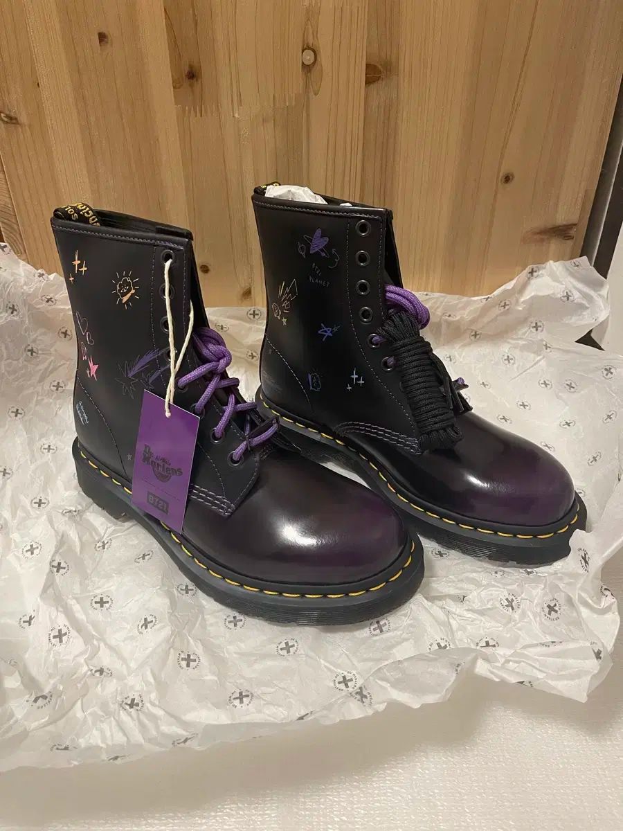 DR. MARTENS ドクターマーチン 1460 BT21 コラボ