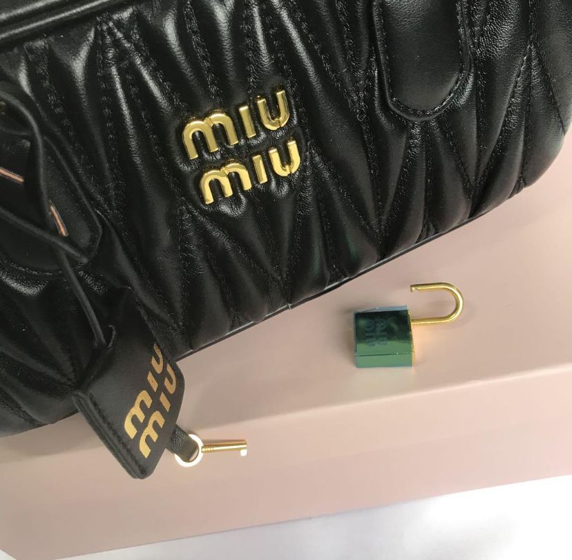 MIUMIU ‎ミュウミュウボウリングバッグ ハンドバッグ ブラック - メルカリ