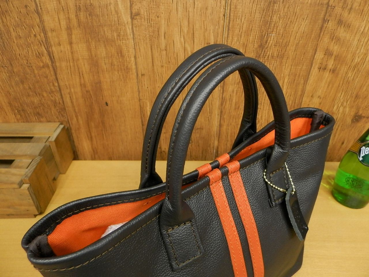 ☆XSサイズ☆カモフラ迷彩柄レザー×オレンジ裏地ミニトートバッグ!日本