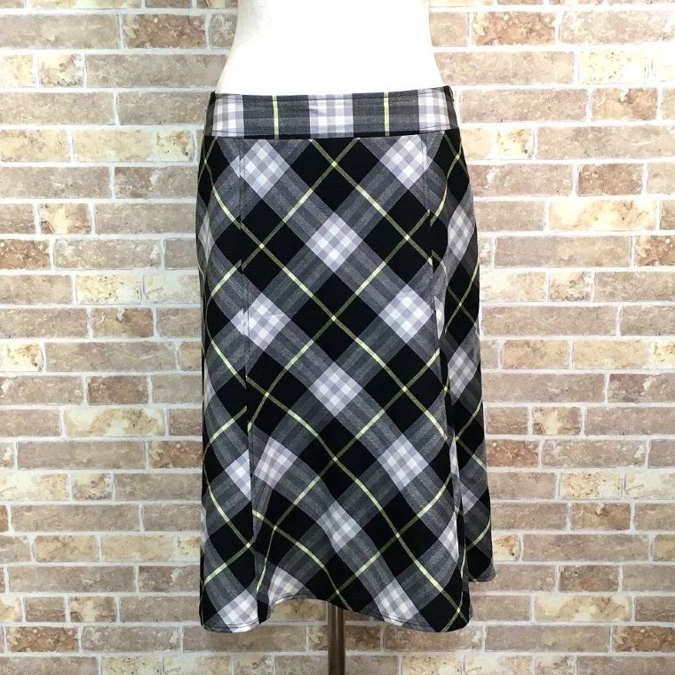 み BURBERRY LONDON スカート 40 ブラック チェック 588