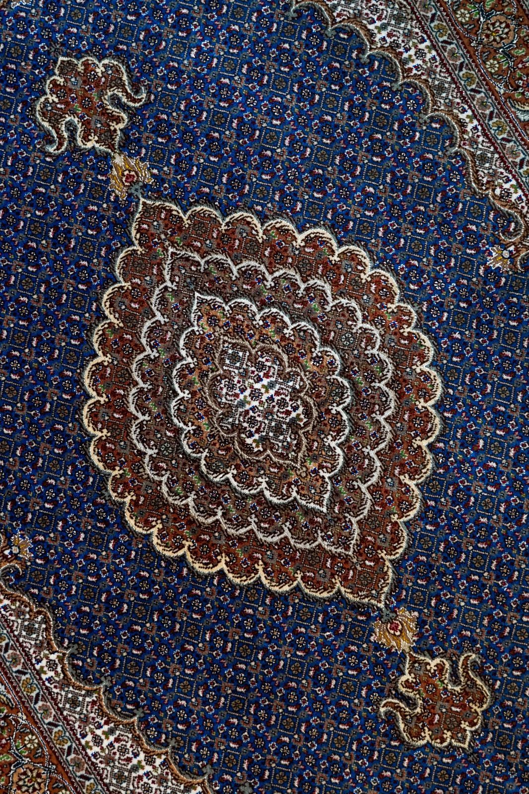 ペルシャ絨毯 タブリーズ産