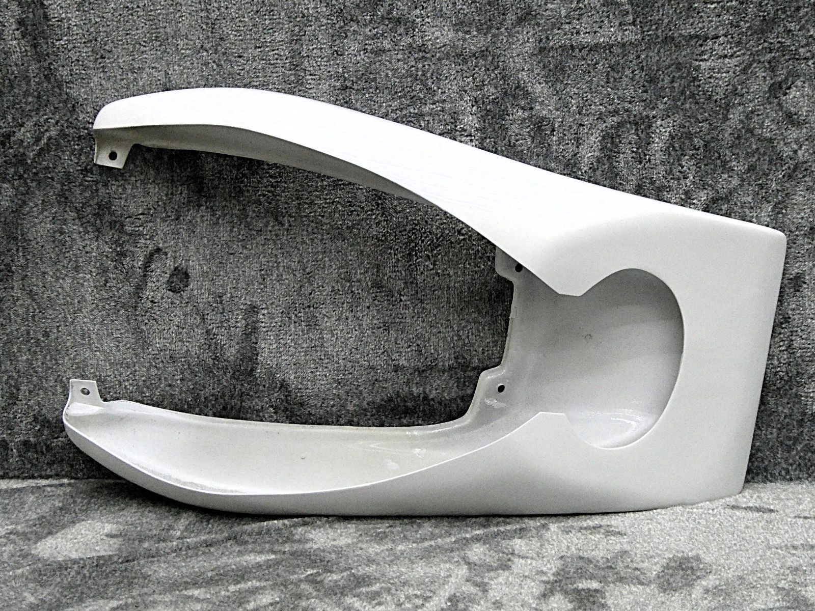 ホワイトにて塗装済み ZR250B