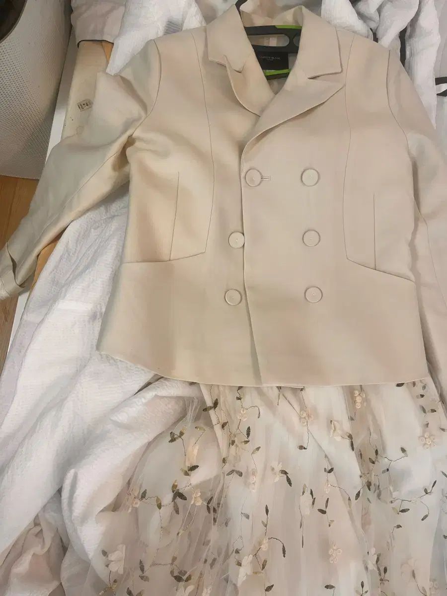 ラベルルブラン ウールシルク ジャケット-パーレ ドット スカート