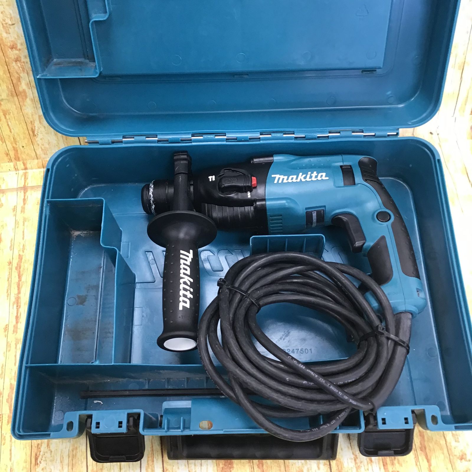 マキタ(makita) ハンマドリル HR1830F【川崎店】 - メルカリ