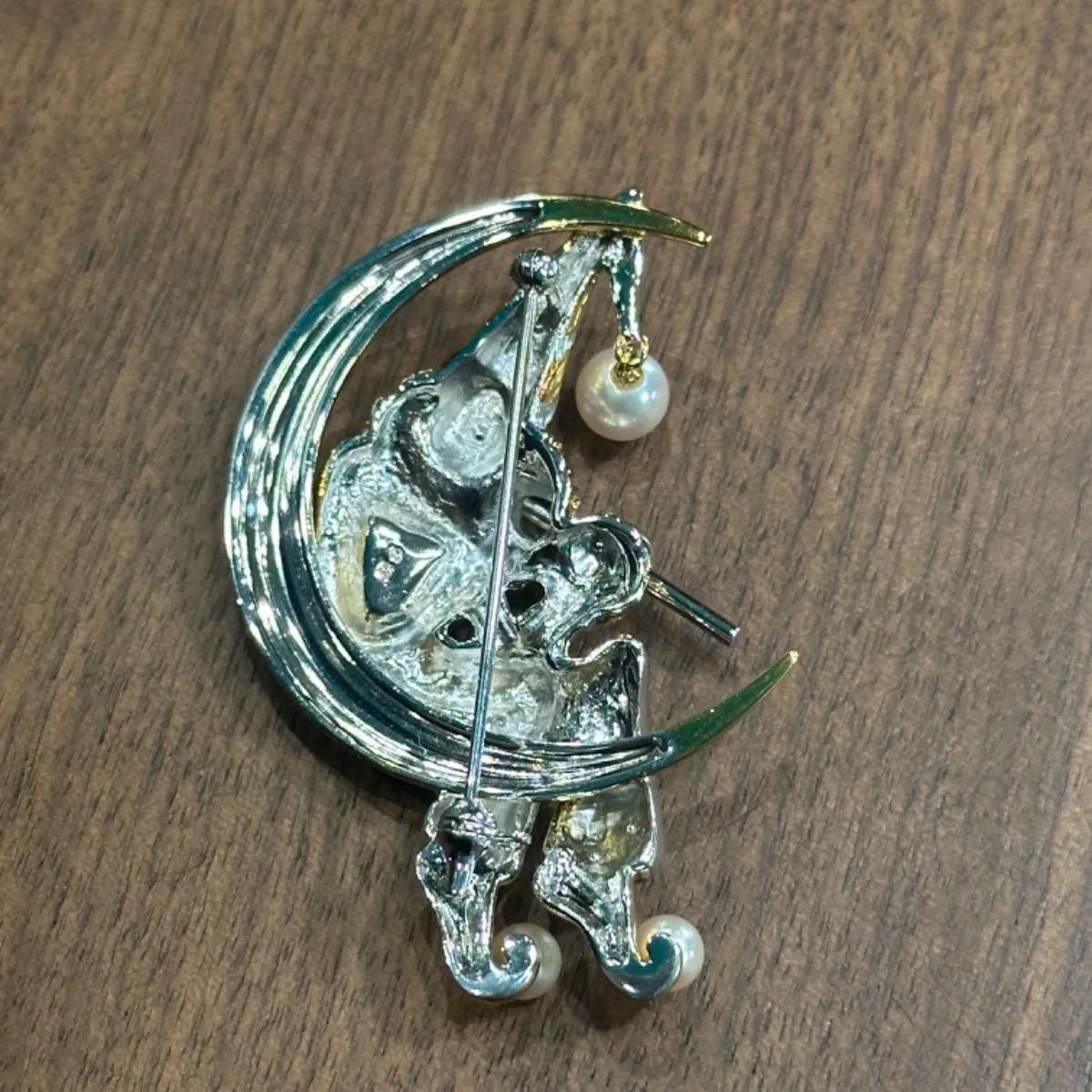MIKIMOTO フルートを奏でるピエロブローチ