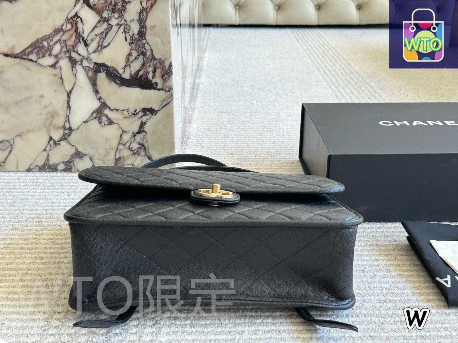 CHANEL シャネル ブーティ ブーツ バッグ 財布 腕時計 ブローチ ピアス ブローチ - メタル & ストラス、ゴールド & クリスタル