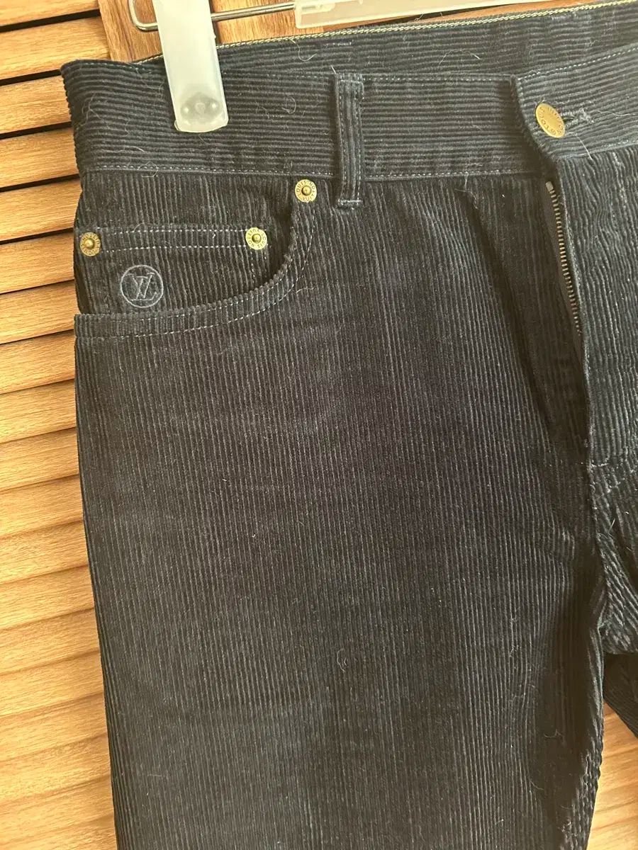 ルイヴィトン コーデュロイ ズボン 30 ネイビー ブラック感じ